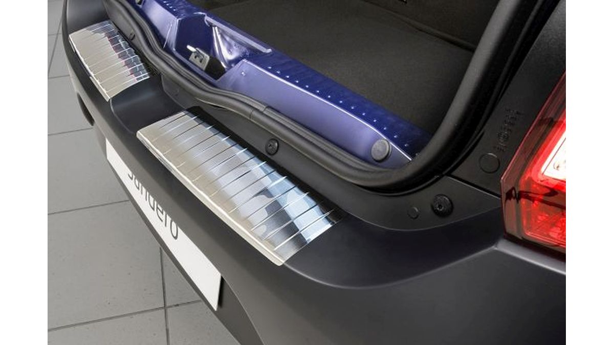 Seuil-de-coffre-inox-pour-Dacia-Sandero-II-(12-)