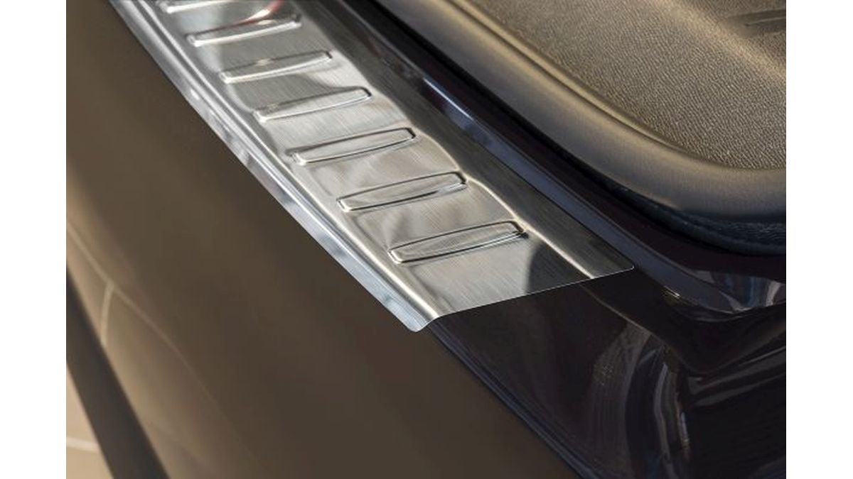 Seuil de coffre inox pour Peugeot 308 hayon (13-) avec nervures