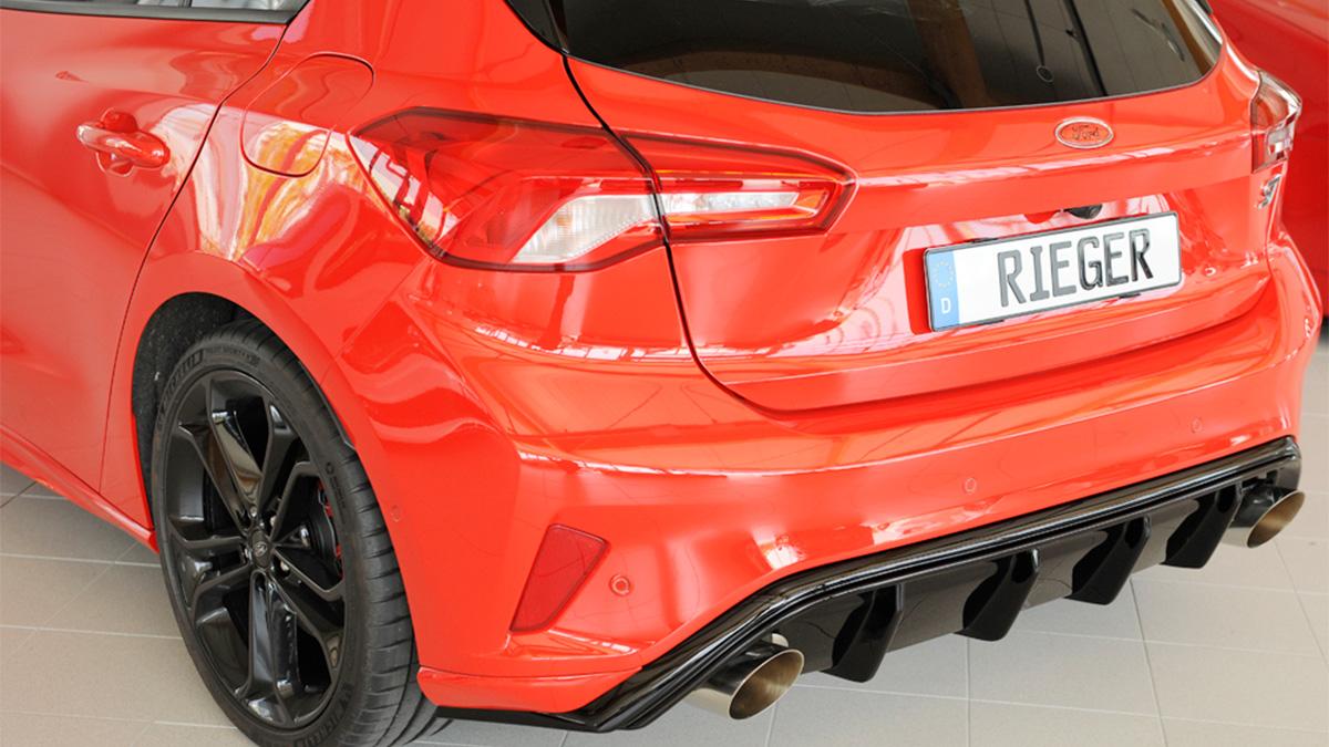 RIEGER+TUNING+Diffuseur+AR+en+ABS%2Fnoir+brillant+pour+FORD+Focus+4+%28DEH%29%282017-%29+Hatchback+avec+%C3%A9chappement+simples+sorties+D%26G+%282x+115mm%29